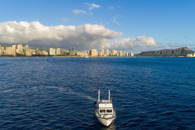 private-waikiki-thrill-boat-tour-up-to-6-passengers
