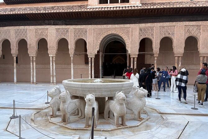 private-walk-of-the-alhambra-and-nasrid-palaces