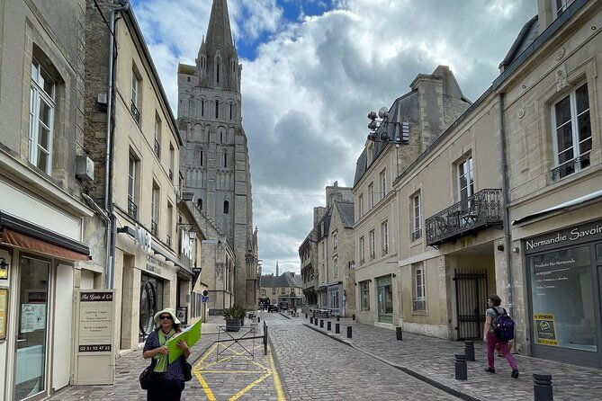 private-walking-guided-tour-of-historic-bayeux-english-or-french
