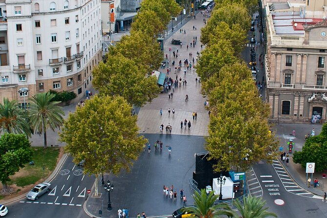 private-walking-tour-across-gothic-quarter
