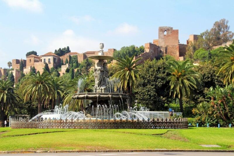 private-walking-tour-cathedral-alcazaba-and-roman-theatre