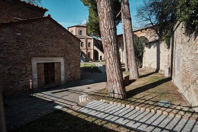 private-walking-tour-discover-ravennas-stunning-mosaics