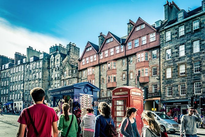 private-walking-tour-edinburgh-highlights-including-entry-to-edinburgh-castle-2