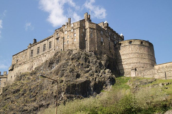 private-walking-tour-edinburgh-highlights-including-entry-to-edinburgh-castle