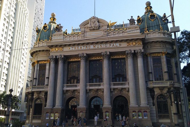 private-walking-tour-exploring-rio-city-center-by-foot