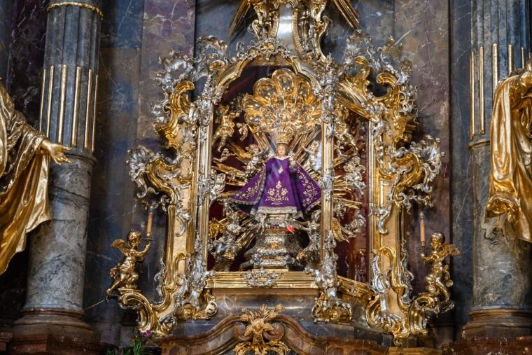 private-walking-tour-from-charles-bridge-to-prague-castle