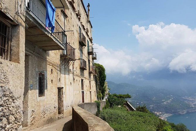 private-walking-tour-from-ravello-to-amalfi-following-escher-works