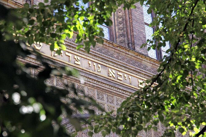 private-walking-tour-in-berlin-hitlers-germany-wwii