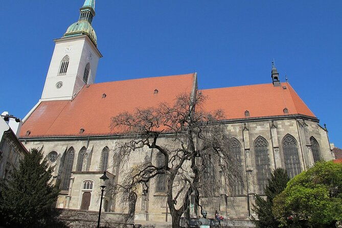 private-walking-tour-in-bratislava-the-dark-pearl-of-danube