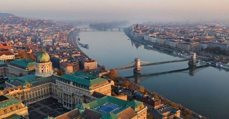 private-walking-tour-in-budapest-in-dutch