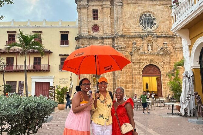private-walking-tour-in-cartagena-walled-city-getsemani