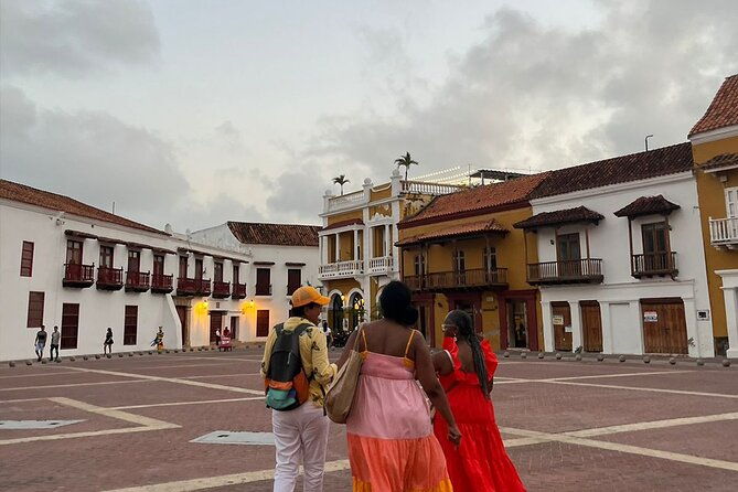 private-walking-tour-in-cartagena-walled-city-getsemani