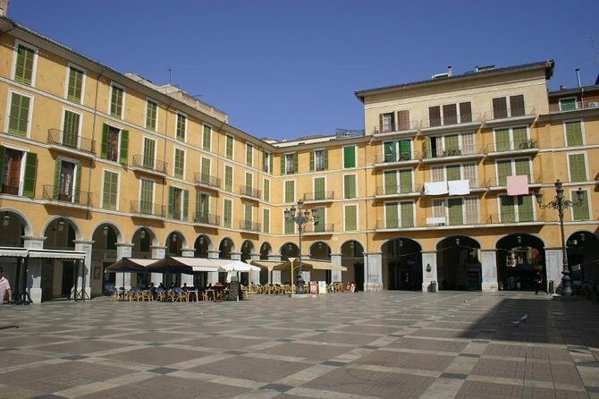 Private walking tour in Palma de Mallorca with local guides. - Key Points