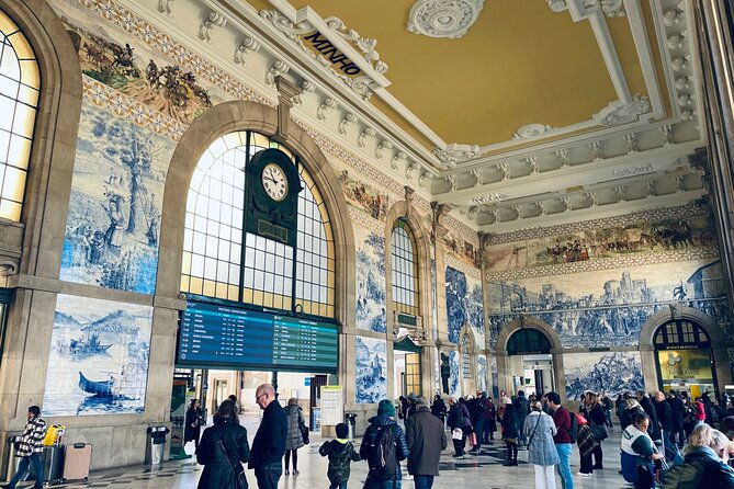 private-walking-tour-in-porto-incl-lello-bookstore-ticket-2