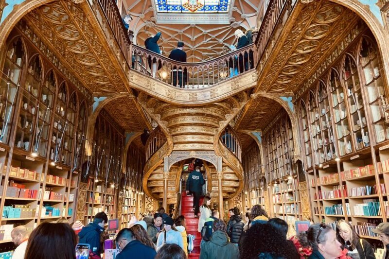 Private Walking Tour in Porto incl. Livraria Lello ticket - FAQs