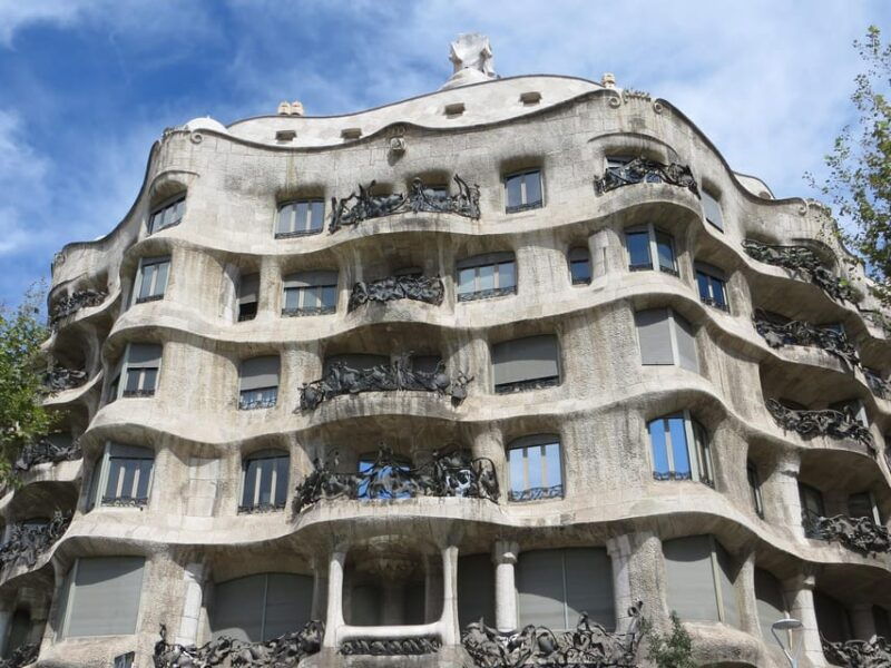 private-walking-tour-of-casa-mila-with-reserved-access