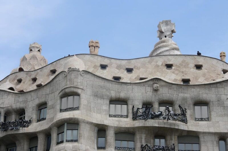 private-walking-tour-of-casa-mila-with-reserved-access