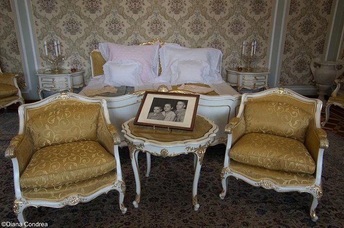 private-walking-tour-of-communist-bucharest-2