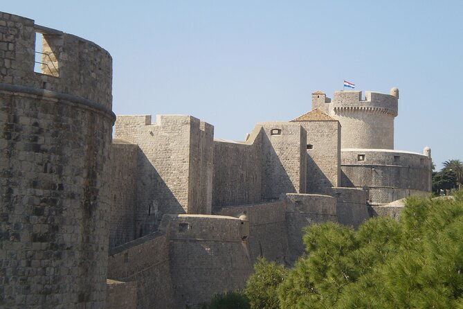 private-walking-tour-of-dubrovnik-and-its-ancient-walls
