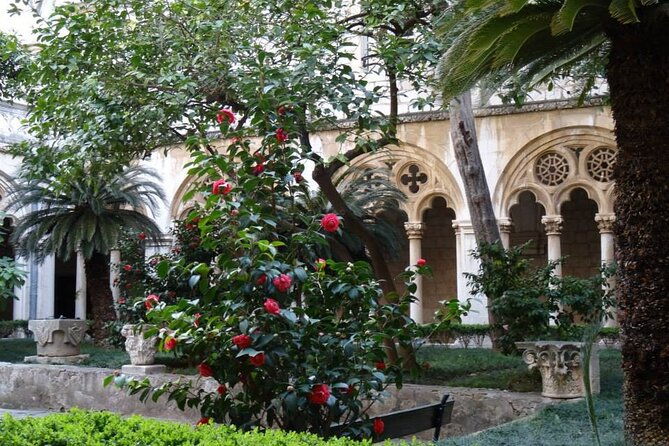 private-walking-tour-of-dubrovnik-and-its-ancient-walls