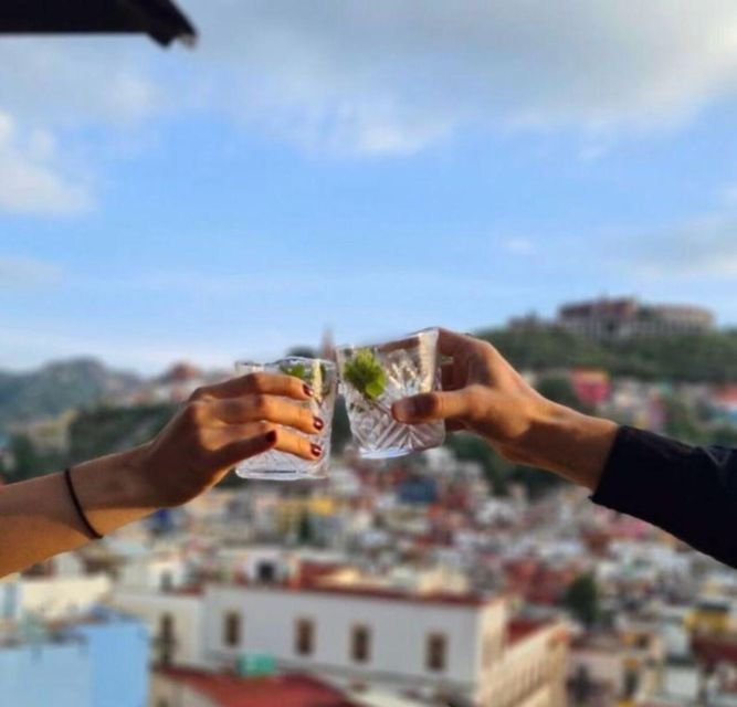 private-walking-tour-of-exclusive-terraces-of-guanajuato