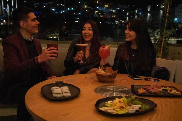 private-walking-tour-of-exclusive-terraces-of-guanajuato
