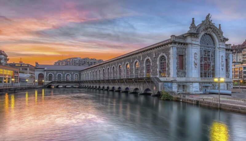 Private walking tour of Geneva - Exploring Geneva Through a Local Lens