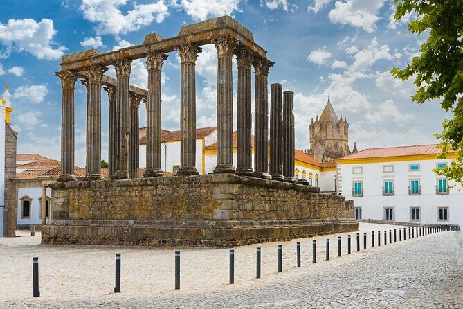 Private Walking Tour of Highlights Locations in Evora - Frequently Asked Questions