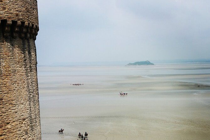 private-walking-tour-of-mont-saint-michel-with-a-licensed-guide