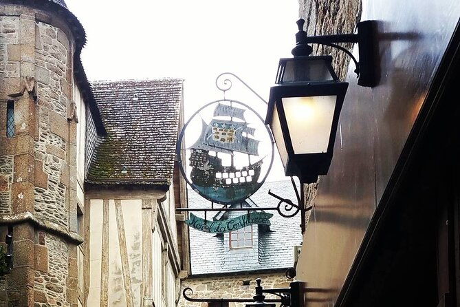 private-walking-tour-of-mont-saint-michel-with-a-licensed-guide