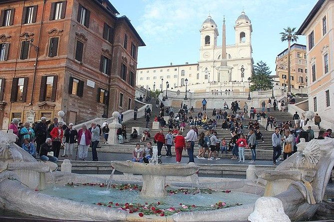 private-walking-tour-of-roman-squares-and-fountains-plus-the-pantheon