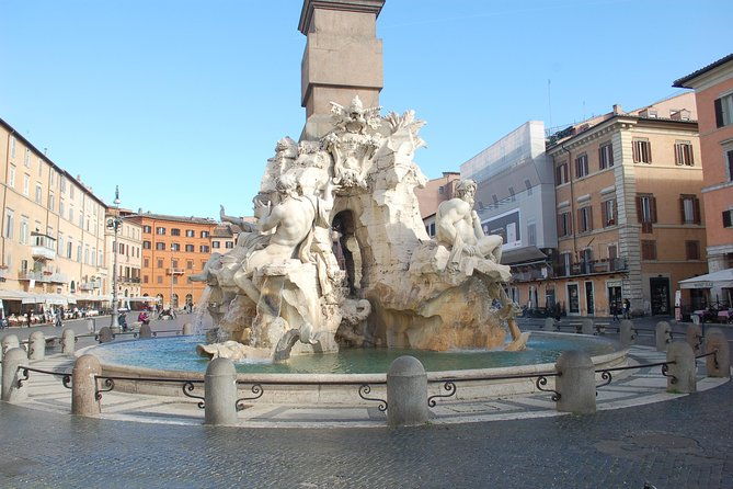 private-walking-tour-of-roman-squares-and-fountains-plus-the-pantheon