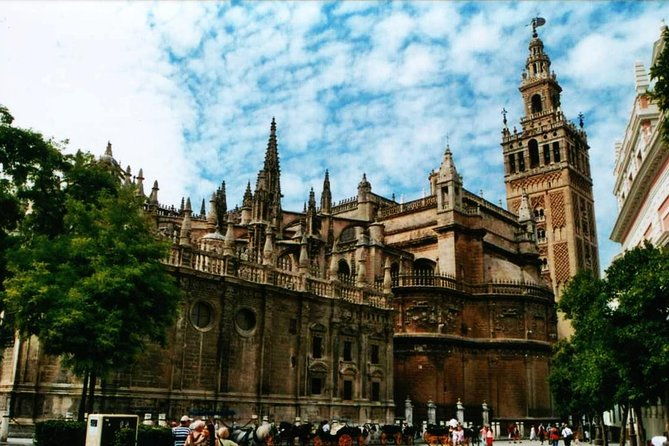 private-walking-tour-of-seville-with-tickets-and-local-tour-guide