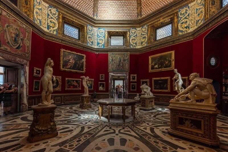 private-walking-tour-of-uffizi-gallery