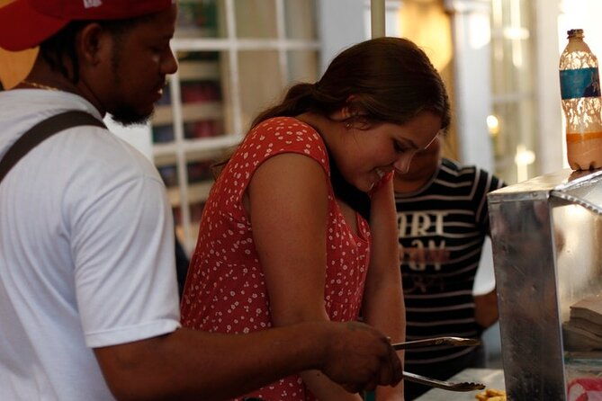 private-walking-tour-old-city-with-street-food