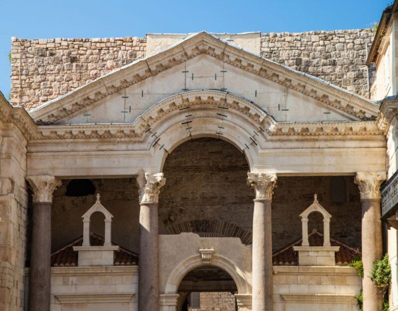 private-walking-tour-split-old-city-diocletians-palace