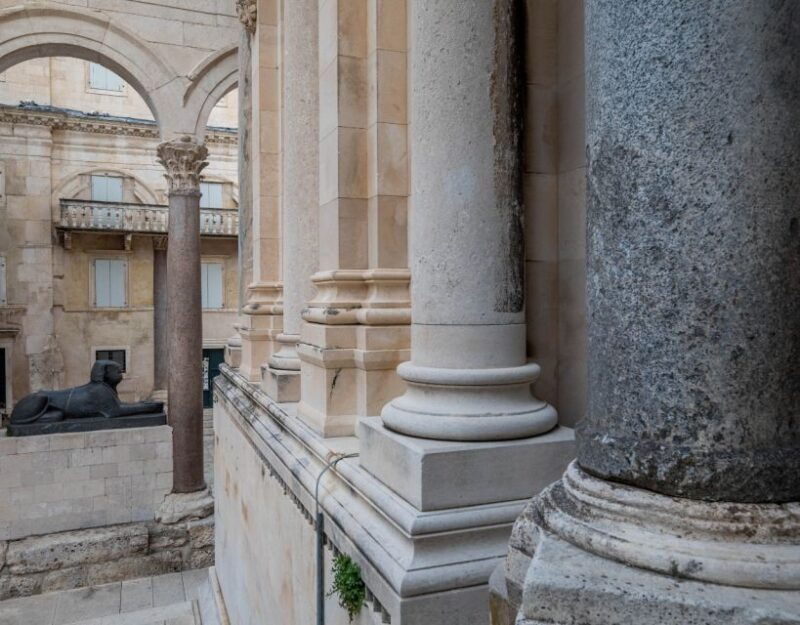 private-walking-tour-split-old-city-diocletians-palace