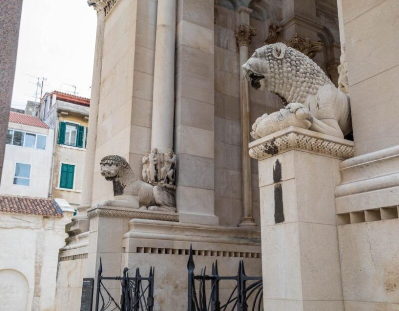 private-walking-tour-split-old-city-diocletians-palace
