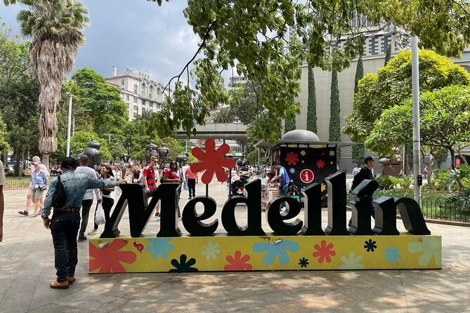private-walking-tour-through-medellins-historical-center