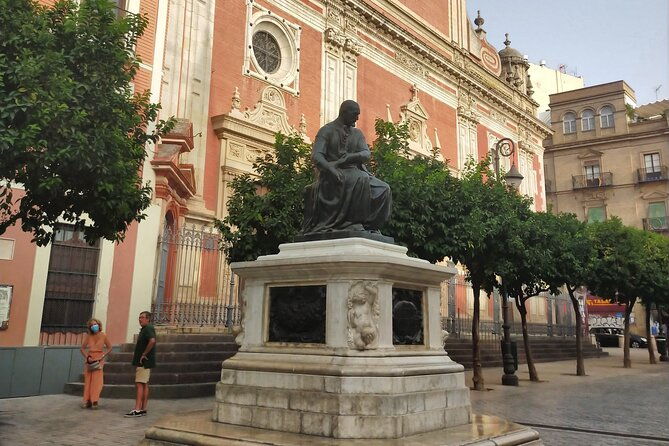 private-walking-tour-through-seville-all-exterior