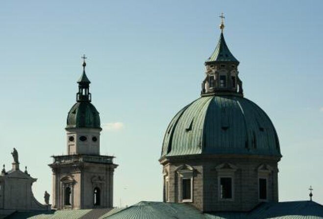 Private walking tour through the old town of Salzburg - Key Points