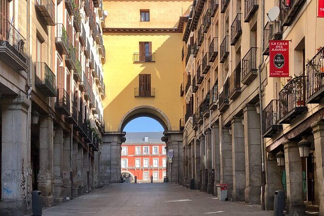 private-walking-tour-to-royal-palace-and-old-town-of-madrid