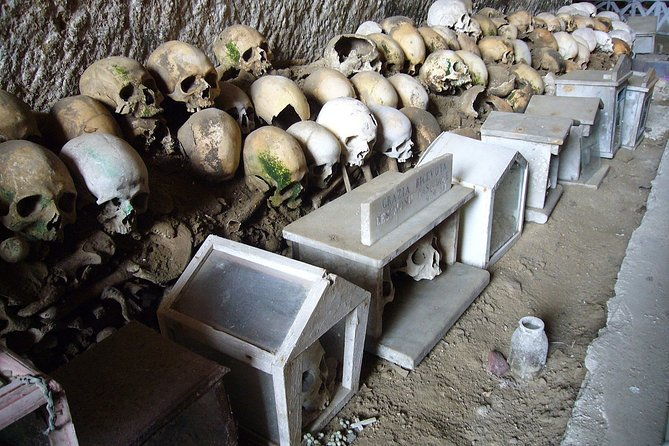 private-walking-tour-to-sanita-district-in-naples