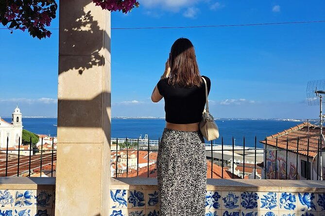 private-walking-tour-wandering-around-lisbon-2