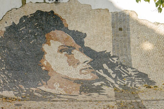 private-walking-tour-wandering-around-lisbon-2