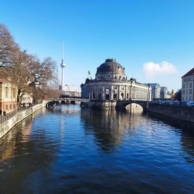 private-walking-tour-with-berlin-highlights-licensed-guide