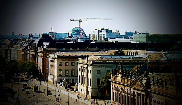 private-walking-tour-with-berlin-highlights-licensed-guide