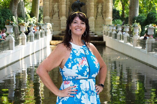 private-walking-tour-with-fashion-photographer-and-paris-guide