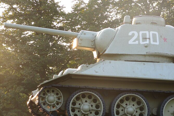 Private Walking Tour: World War 2 and Cold War Sites in Berlin - Key Points