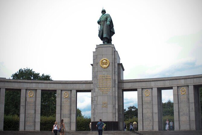 Private Walking Tour: World War 2 and Cold War Sites in Berlin - Final Thoughts